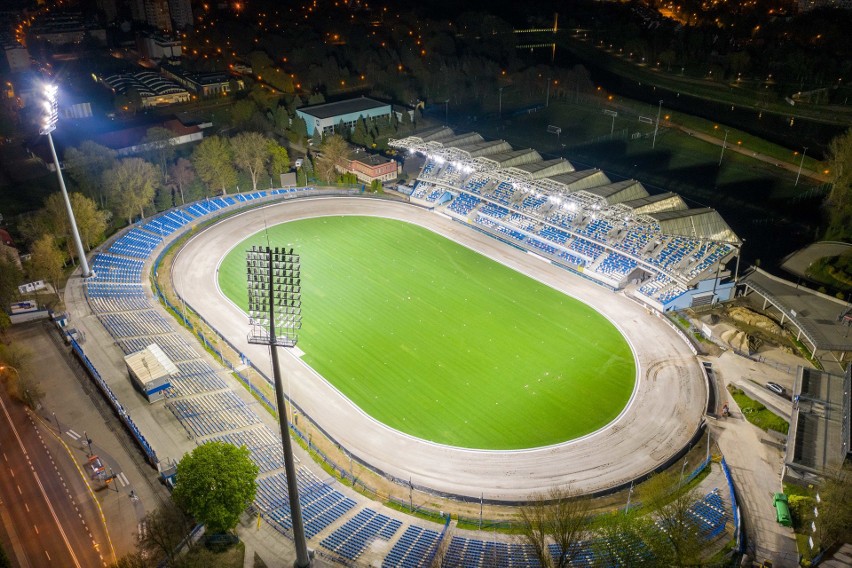 Nowe jupitery rozświetliły stadion miejski w Rzeszowie [ZDJĘCIA]