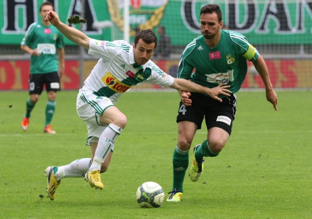 Maciej Wilusz (zielona koszulka) wybrał grę w Lechu Poznań