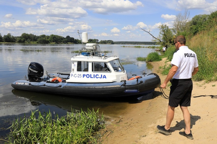 W poniedziałek (9 lipca) rano wznowiono poszukiwania...