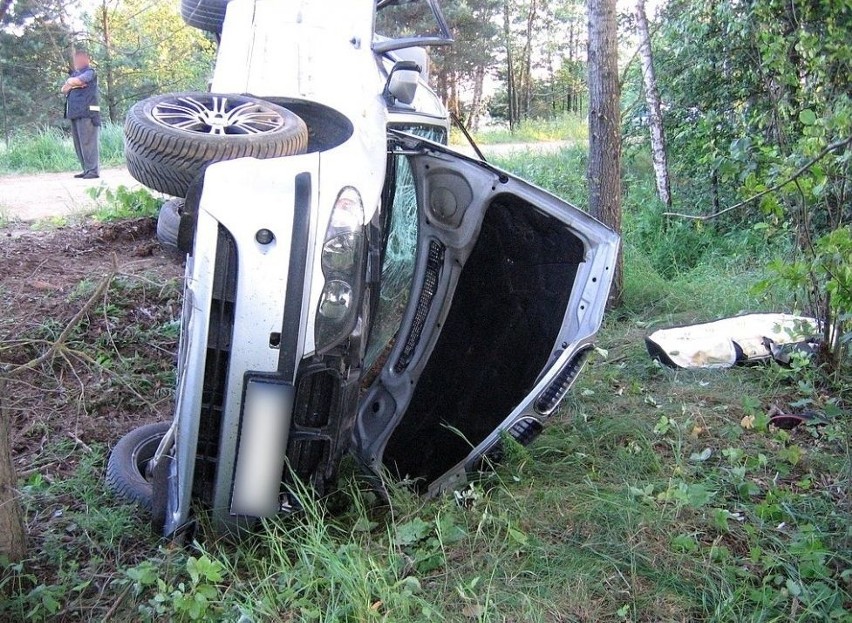 Wypadek BMW niedaleko Trześcianki