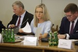 Sejmowa komisja śledcza ds. Amber Gold przesłuchała Łukasza Daszutę, prawnika od Marcina P.