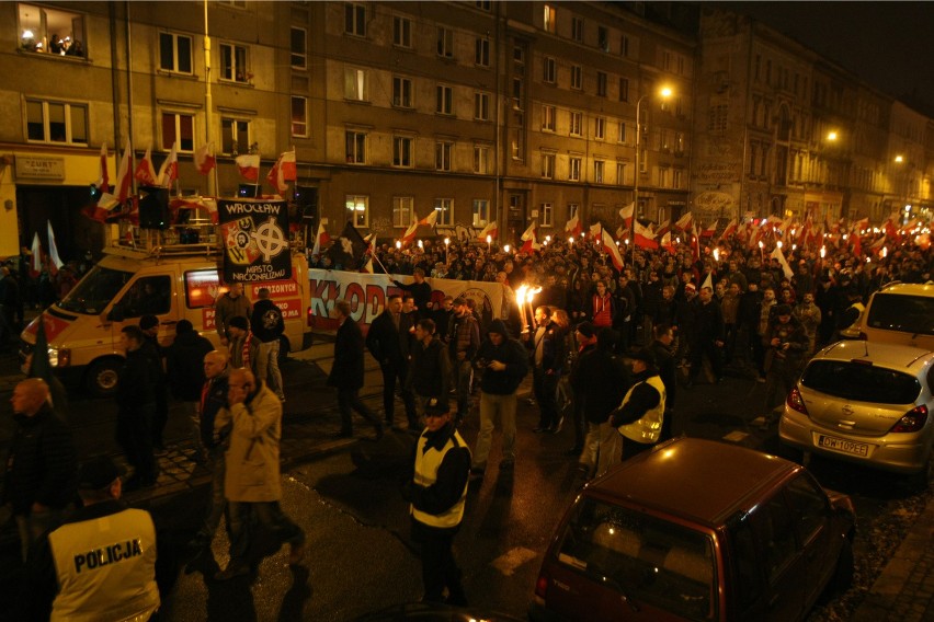 W marszu narodowców we Wrocławiu uczestniczyło ok. 8 tys....