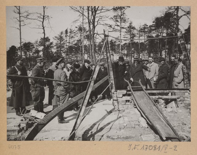 Komisja Badania Zbrodni Niemieckich w obozie w Oświęcimiu, 1945 r.