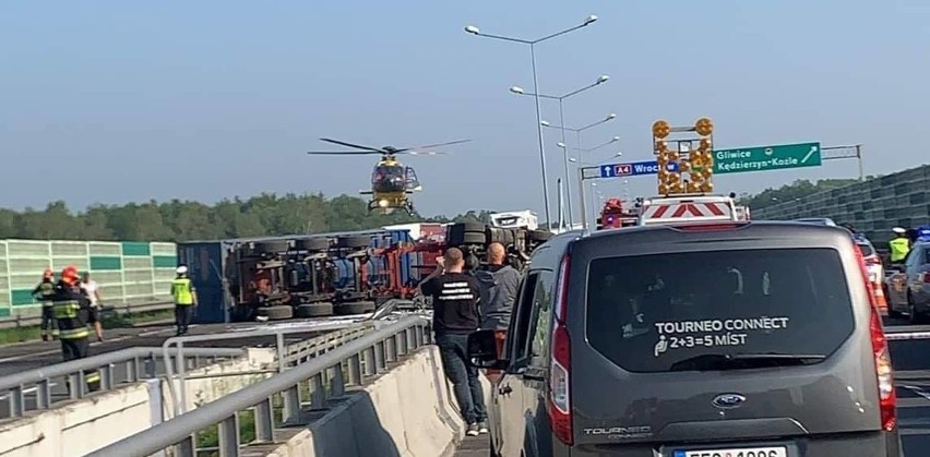 Wypadek na autostradzie A4 w Gliwicach. Samochód ciężarowy...