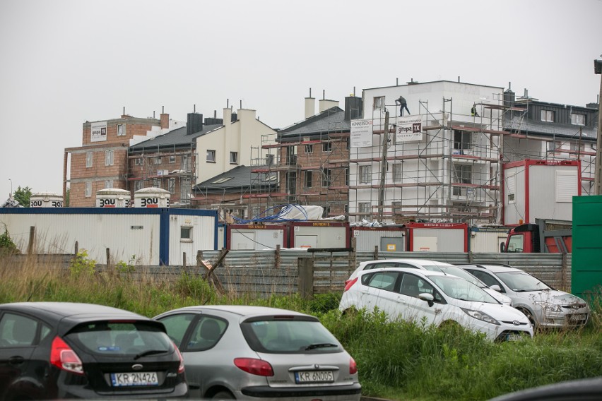 Kraków. Na Złocieniu rządzą deweloperzy. Nie ma tu miejsca dla szkoły [ZDJĘCIA]