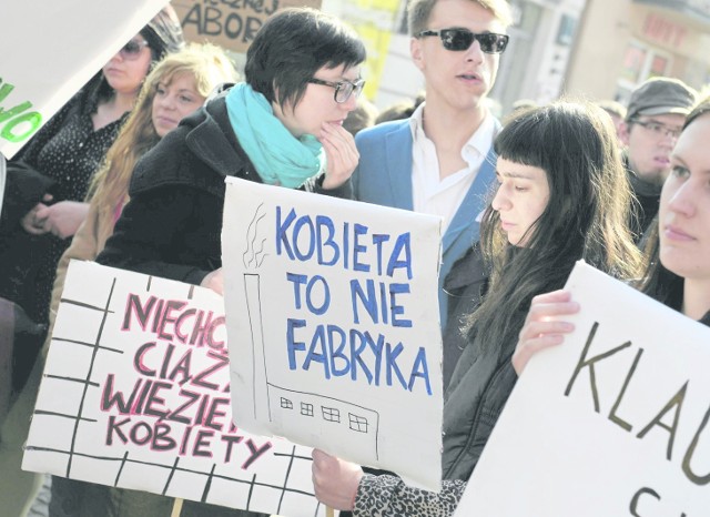 W niedzielę w Poznaniu kobiety po raz kolejny przejdą ul. Półwiejską. W tym roku organizatorzy Manify chcą nagłośnić problem niepłacenia alimentów