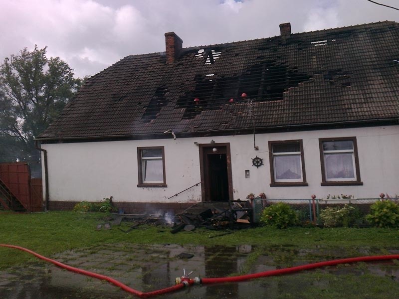 Pożar budynku mieszkalnego w Bobolinie [zdjęcia]