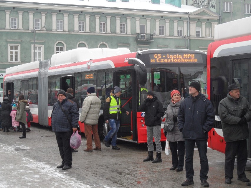 Wielki pokaz autobusów hybrydowych w Częstochowie ZDJĘCIA