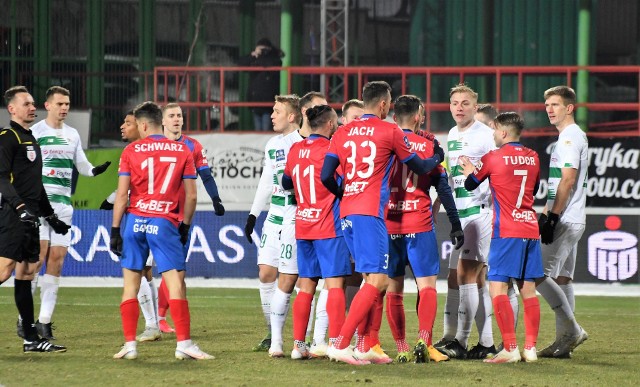 13.02.2021. PKO Ekstraklasa: Raków Częstochowa - Lechia Gdańsk 0:1  Zobacz kolejne zdjęcia. Przesuwaj zdjęcia w prawo - naciśnij strzałkę lub przycisk NASTĘPNE