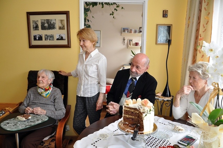 Anna Łapka z Przemyśla kończy dzisiaj 106 lat. Z tej okazji...