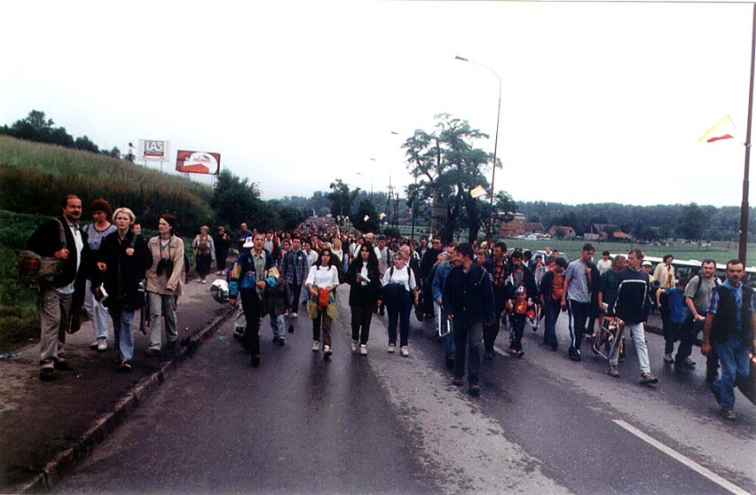 21 lat temu w Starym Sączu Jana Pawła II witało pół miliona pielgrzymów [ZDJĘCIA]