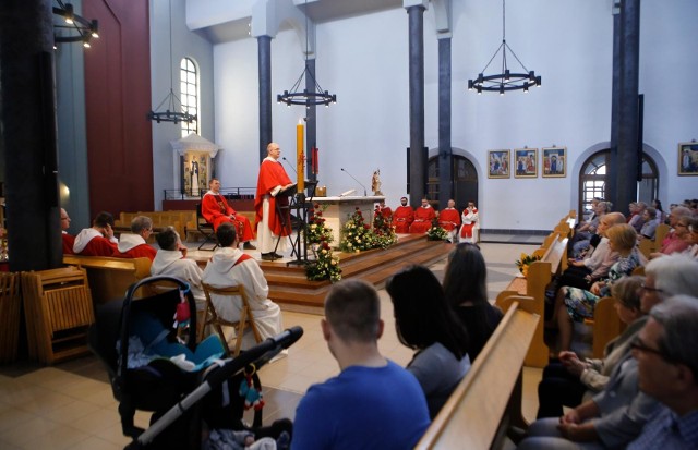 Kościół pozostaje mimo publicznego braku sprawowania liturgii otwarty (z wyjątkiem niedzieli). Dominikanie zachęcają do indywidualnej modlitwy.