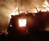 Osiek. Przy ulicy Zabrzezinie doszło do nocnego pożaru budynku mieszkalnego