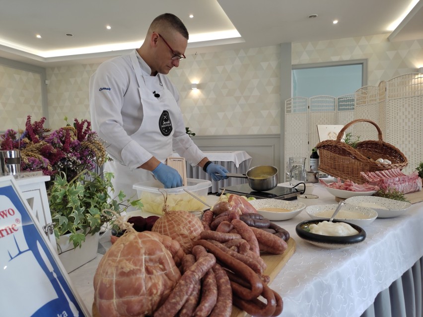 Smaki Wielkopolski: Odcinek 4. Gotujemy w restauracji „Między Nami” w Paczkowie. Przepis na kotleta schabowego z dodatkami 