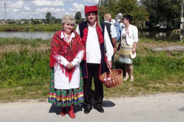 Starostami Dożynek Gminnych w Borzykowie byli Barbara Kuc z Suskrajowic i Marek Mołas z Borzykowy.