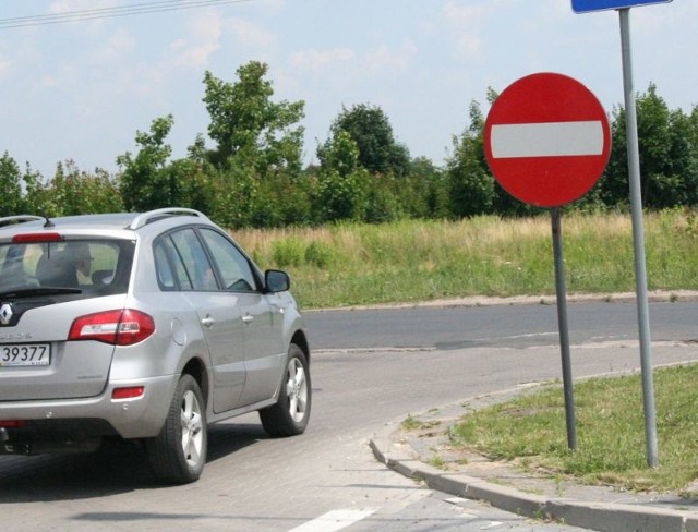 Tajemniczy znak dezorientuje kierowców i nie wszyscy się do niego stosują