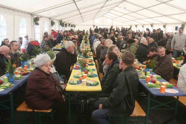 Śniadanie Wielkanocne dla Samotnych Park Śląski Wielkanoc 2015*Najlepsze życzenia Wielkanocne POWAŻNE, RELIGIJNE, ZABAWNE, SMS