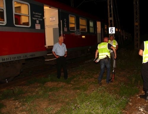 Wypadek na torach kolejowych. Lekarze walczą o życie 39-latka! Mężczyzna stracił nogę