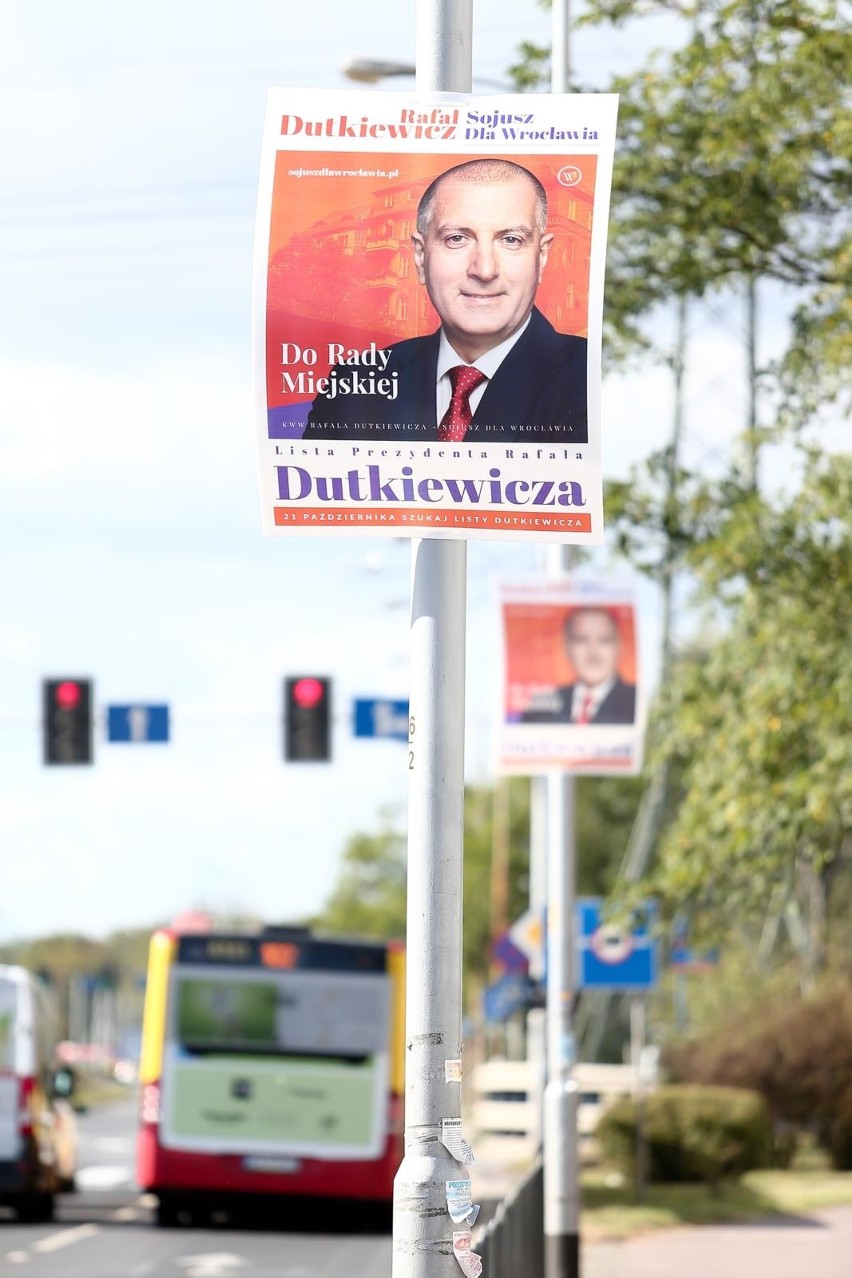 Na materiałach wyborczych jest zdjęcie prezydenta Wrocławia,...