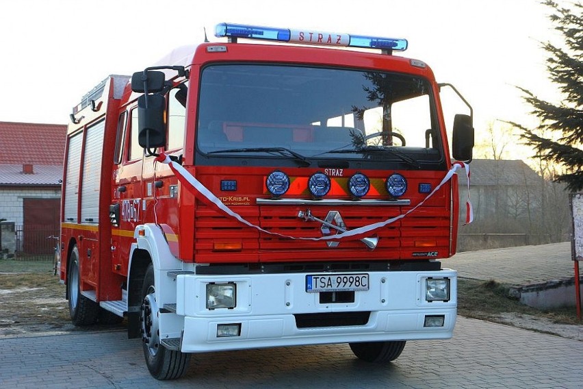 Nowy wóz strażacki dla druhów z Krzcina (ZDJĘCIA) 