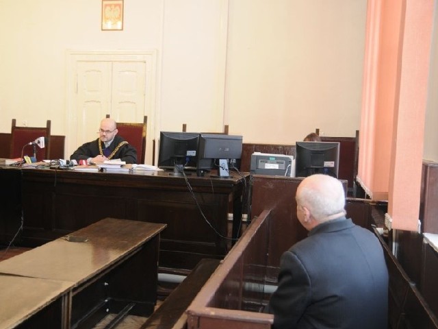 4 miesiące więzienia w zawieszeniu na 2 lata i grzywna - taki wyrok usłyszał Tadeusz P.