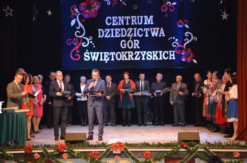 W gminie Nowa Słupia podsumowano Rok Kulturalny. Wójt Andrzej Gąsior nagrodził laureatów