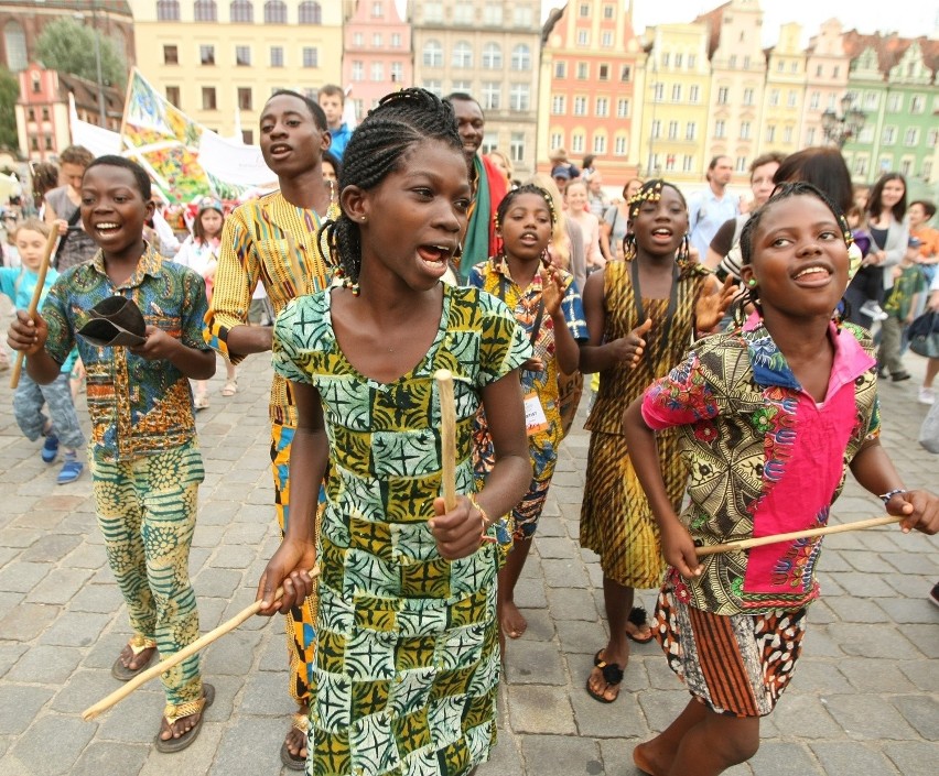 Brave Kids Festival 2014: Odważne dzieci przeszły w kolorowym korowodzie (ZDJĘCIA)