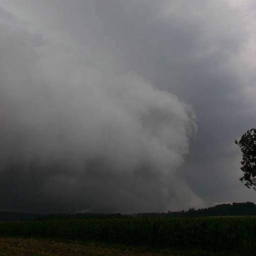 Zdjęcie burzowej chmury przysłane na nto24@nto.pl