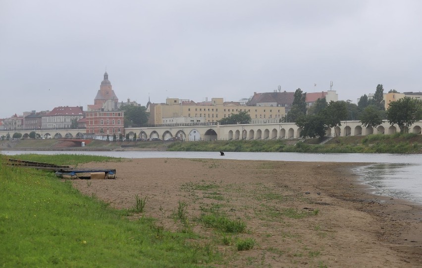 W lubuskich rzekach z dnia na dzień ubywa wody.