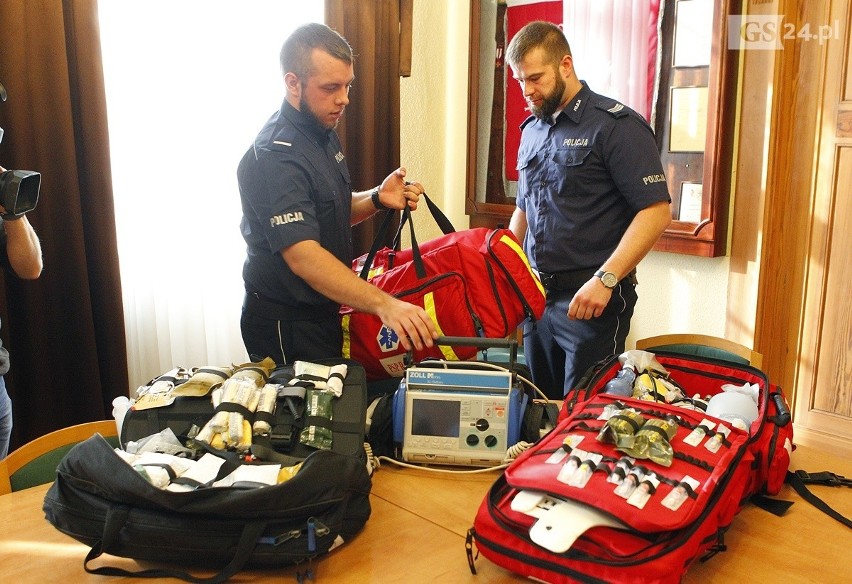 Ten policjant ze Szczecina to prawdziwy bohater! [wideo] 