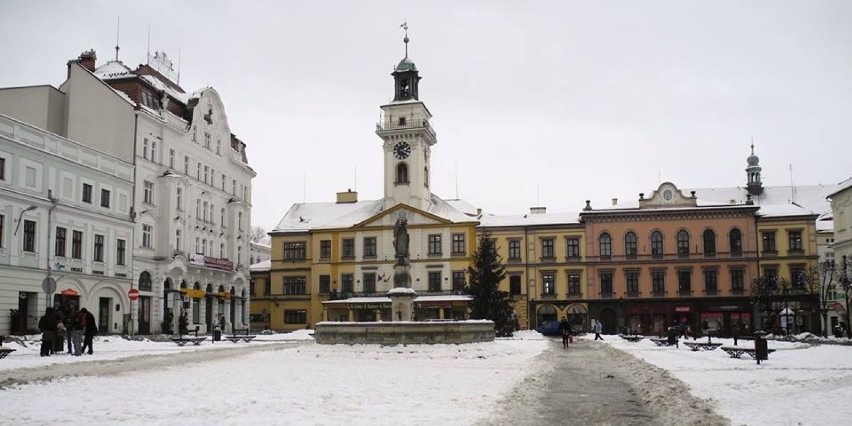 Pył PM10 składa się z mieszaniny cząstek stałych i ciekłych...