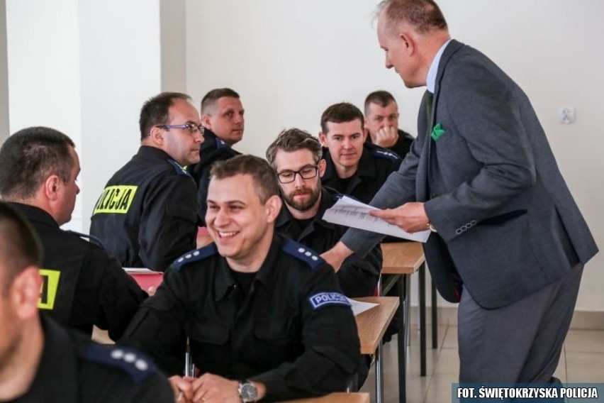 Policjanci zmagali się w Sielpi o miano najlepszych. W zawodach drużynowo zwyciężyła reprezentacja z komendy we Włoszczowie