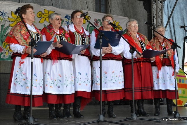 XVII Szydłowiecki Kiermasz Wielkanocny odbył się 14 kwietnia na Rynku Wielkim, nadając uroczystą oprawę Niedzieli Palmowej.>