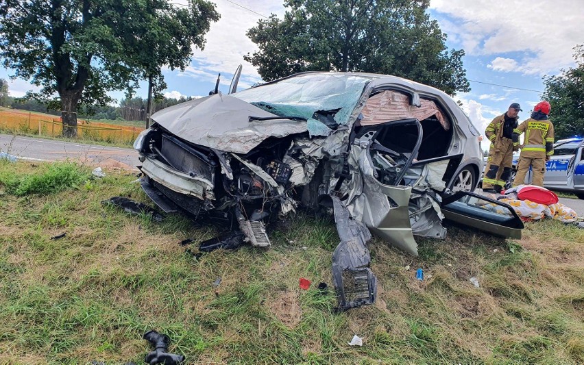 Wypadek w Sulęcinie Włościańskim, na drodze wojewódzkiej nr 677. 11.07.2022. Pięć osób trafiło do szpitala