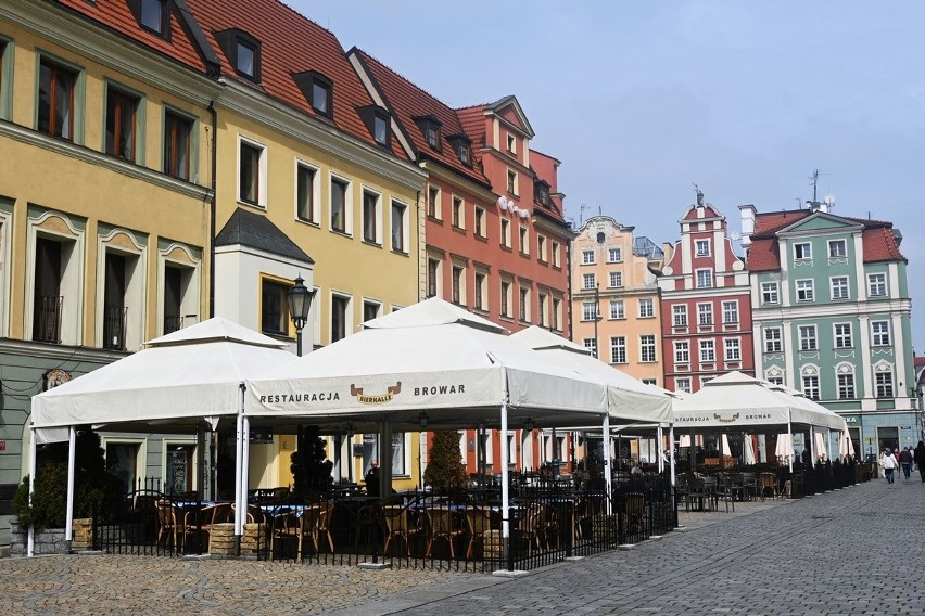 Wrocławskie restauracje i kawiarnie w Rynku rozpoczynają...