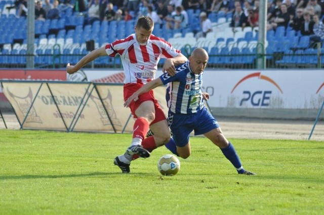 Wcale nie jest pewne, że w sezonie 2010/11 kibice w Rzeszowie obejrzą piłkarskie derby Stali z Resovią.