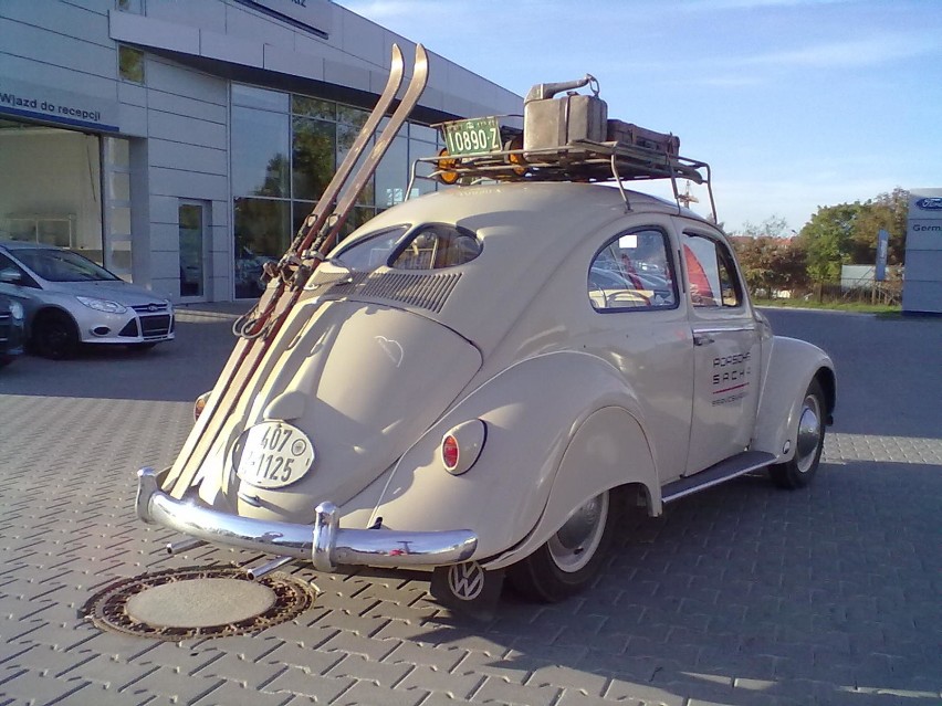 Volkswagen garbus "Brezel" - rocznik 1953 - wyróżnia się...