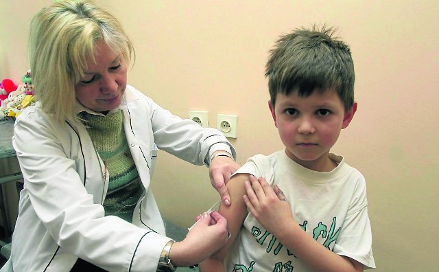 Spadek popularności szczepień skutkuje niekorzystną sytuacją epidemiologiczną grypy. Jak podaje Renata Opiela z sanepidu, należy propagować tę jedyną skuteczną metodę zapobiegania grypie