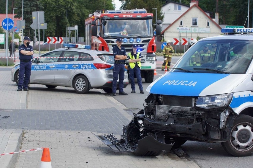 Pijany kierowca staranował policyjny radiowóz podczas próby...