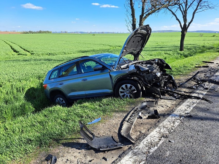 Trzy osoby zostały przetransportowane do szpitala.