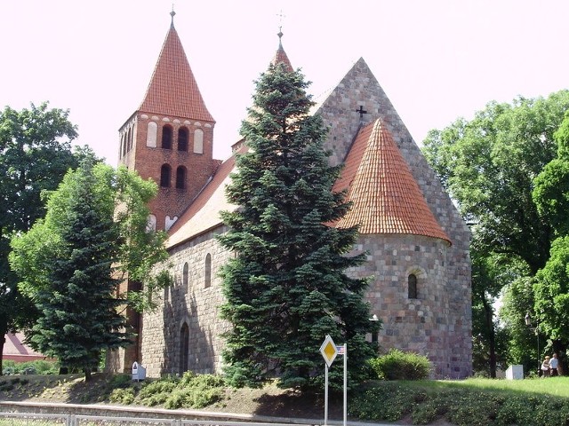 Celem turystów toruńskich będzie m.in. Inowrocław. Obok innch zabytków zwiedzą romański kościół NMP.