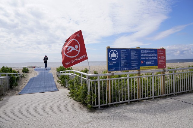 Do makabrycznego odkrycia doszło na plaży w Rockaway .