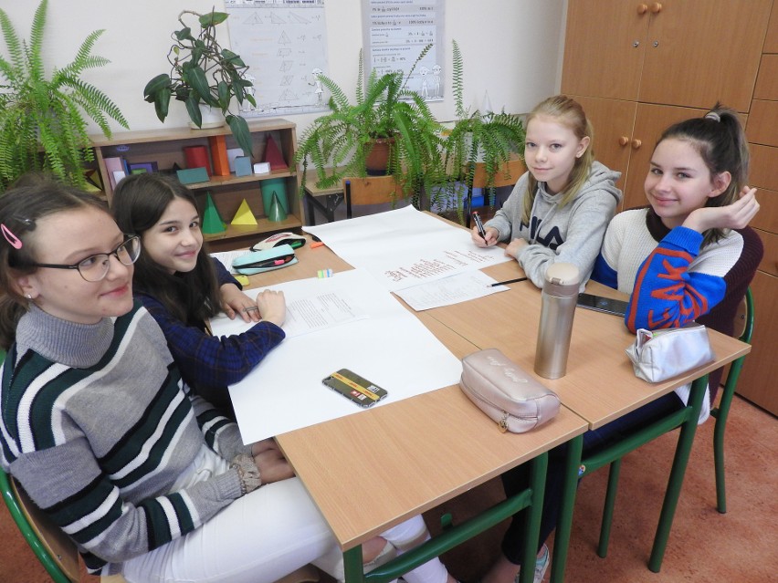 Uczniowie rozwiązując zadania mogą sprawdzić czy potrafią...