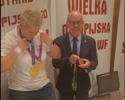 Anita Włodarczyk,  trzykrotna złota medalistka olimpijska i Mieczysław Nowicki, wiceprezes PKOl