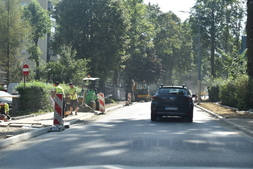 Na ulicy Chałubińskiego aż się kurzy od roboty. Szkoda, że...