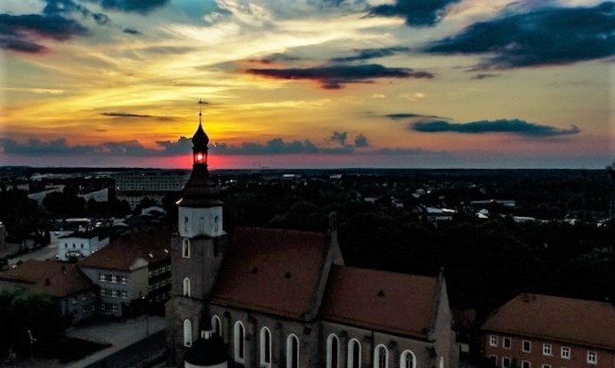 Wschody i zachody słońca nad Żorami na zdjęciach z drona zachwycają! GALERIA