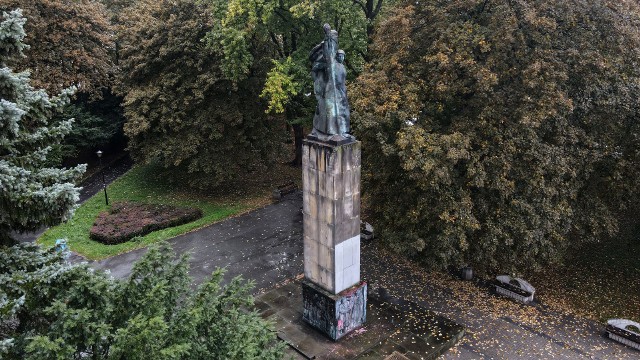 Pomnik Wdzięczności Armii Czerwonej na Placu Ofiar Getta w Rzeszowie stoi od 1951 roku.