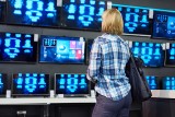 Ważna zmiana dla telewidzów w Polsce. Ponad 150 tys. wniosków o dopłaty do telewizorów i dekoderów. Kto jeszcze może skorzystać? 