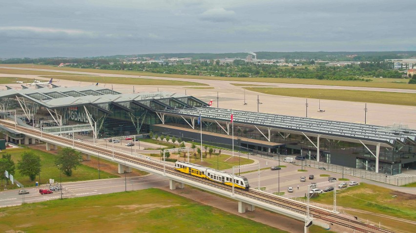 Pirs zachodni Terminalu T2 Portu Lotniczego Gdańsk gotowy na przyjęcie pasażerów. W czwartek, 23 czerwca 2022 nastąpi otwarcie terminalu