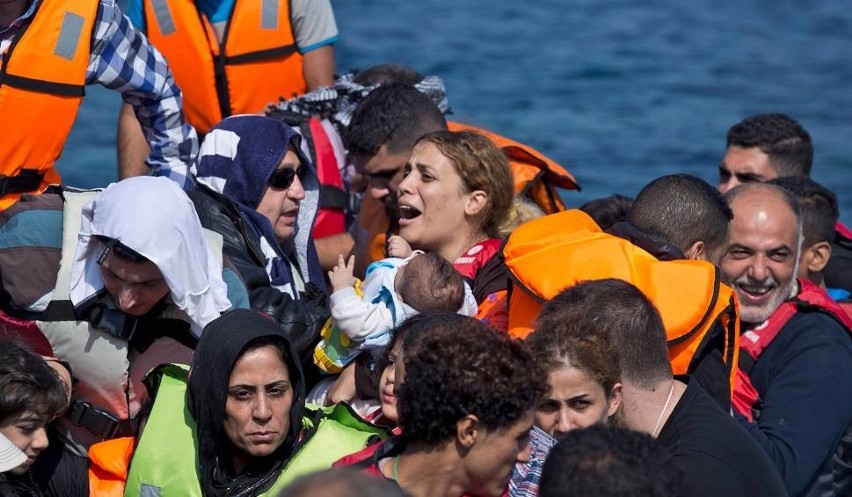 20 września, Morze Egejskie:  Imigranci wciąż podejmują...